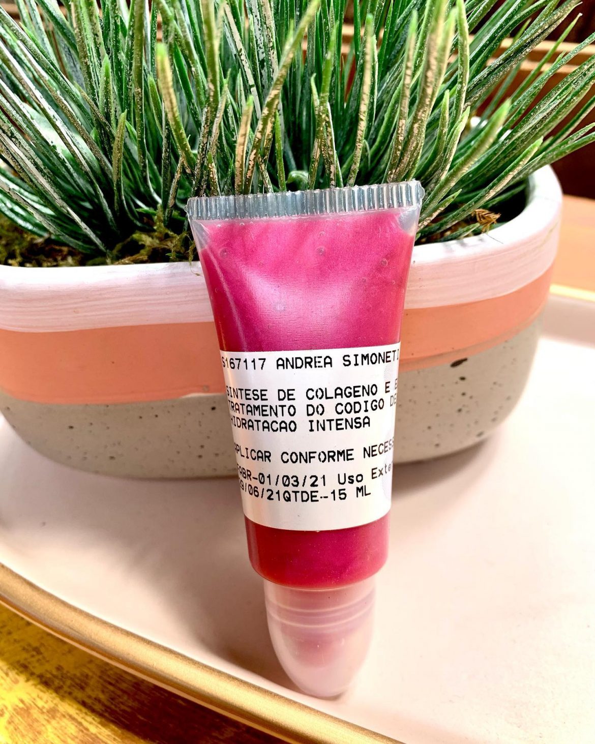 Gloss labial com colágeno da Bauru Formulas